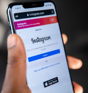 instagram down docotel