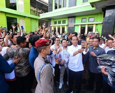jokowi rsud sinjai manajemen rumah sakit sistem simrs